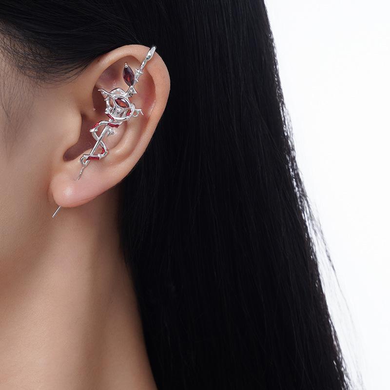 F.I.N.S SZinc Alloy Sterling Zinc Alloy Slender Viper Piercing Stud Earrings Women Retro Old Red Zircon Snake Hanging Ear Fine Zircon Gift