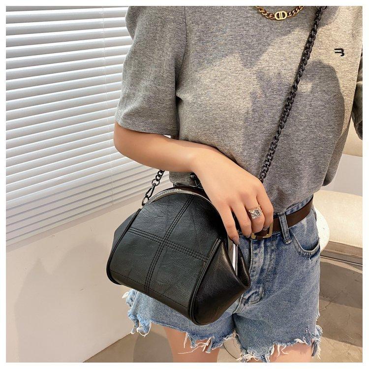 

Spring and summer new solid color simple shell bag large capacity portable change bag fashion chain oblique span shoulder mobile phone bag чёрный