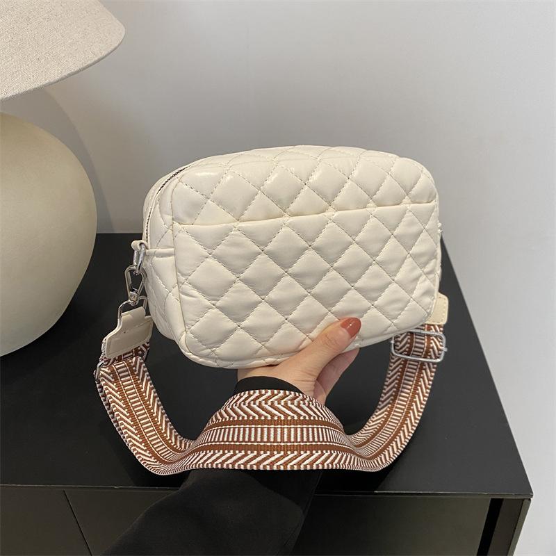 

Yogodlns женская сумка через плечо из искусственной кожи с вышивкой нитками, модная однотонная квадратная сумка через плечо с широким ремешком на молнии