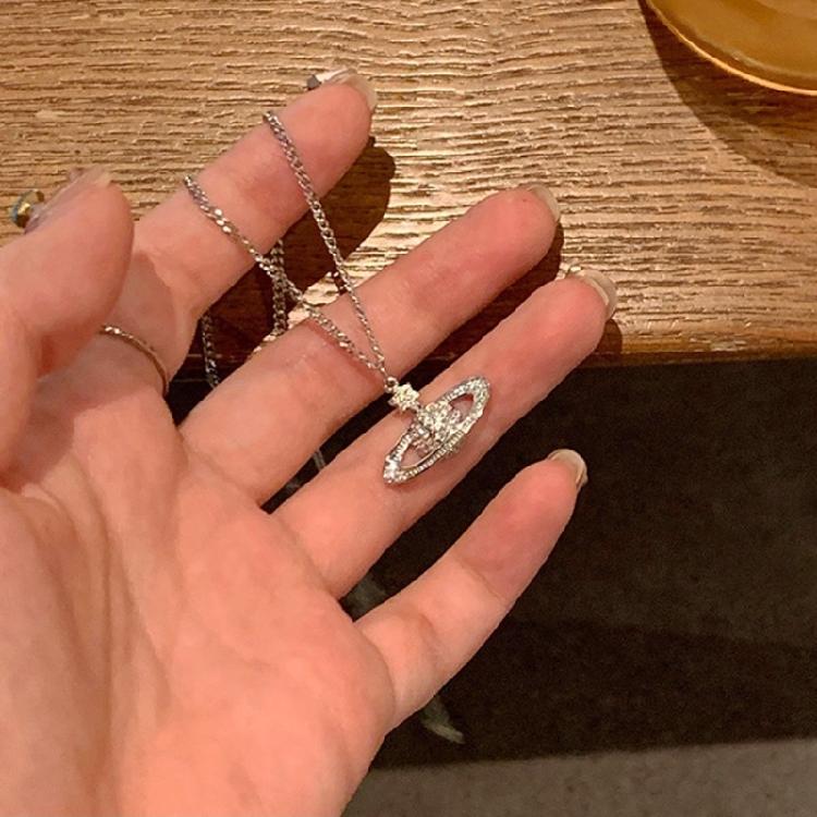 Einzigartige Planetenkette Funkelnde Anhängerkette Charm-Halskette Legierungstextur Halsschmuck Perfekt, um Liebe auszudrücken