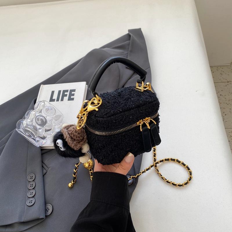 

Premium woolen niche bag women s versatile new chain messenger bag mini box bag