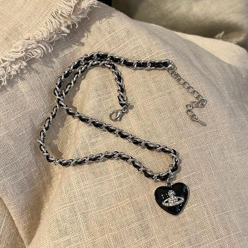 Vivienne Westwood Herz- und Saturn-Lederhalskette – Kaiserinwitwe Cixi Damen-Schlüsselbein-Choker