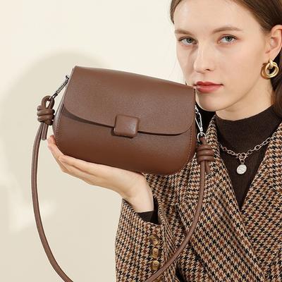 Yeni Moda Çok Yönlü Küçük Kare Çanta Deri Omuz Çantası Messenger Çanta Yumuşak Deri Mizaçlı Kadın Çantası