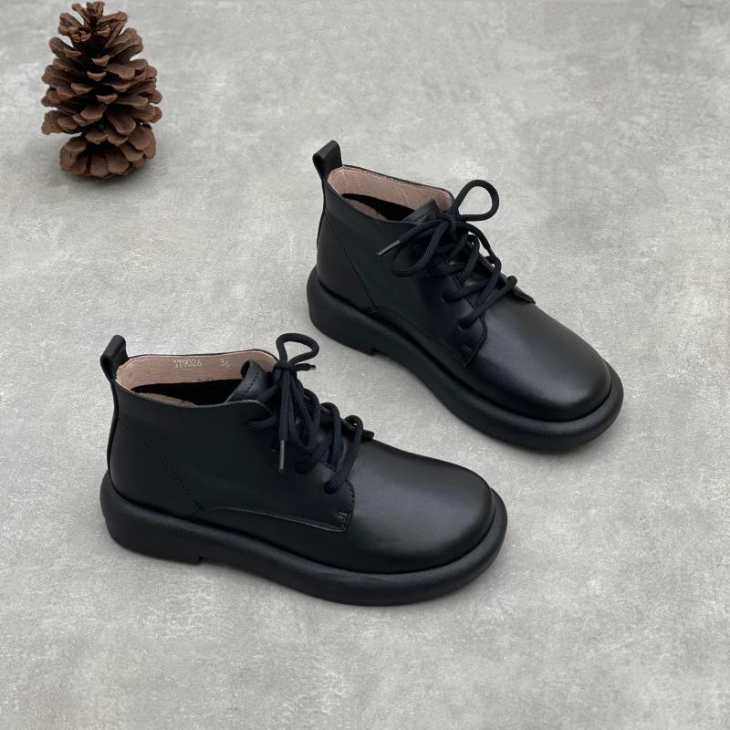 

The New Style of Shoes Is A Versatile, Round-toed, Retro, Front-laced Casual Ankle Boot for Women 35 чорний