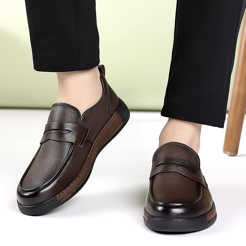 2026 Men's Soft Sole Leather Loafers: Breathable, Fashionable, Slip-on Driving Shoes