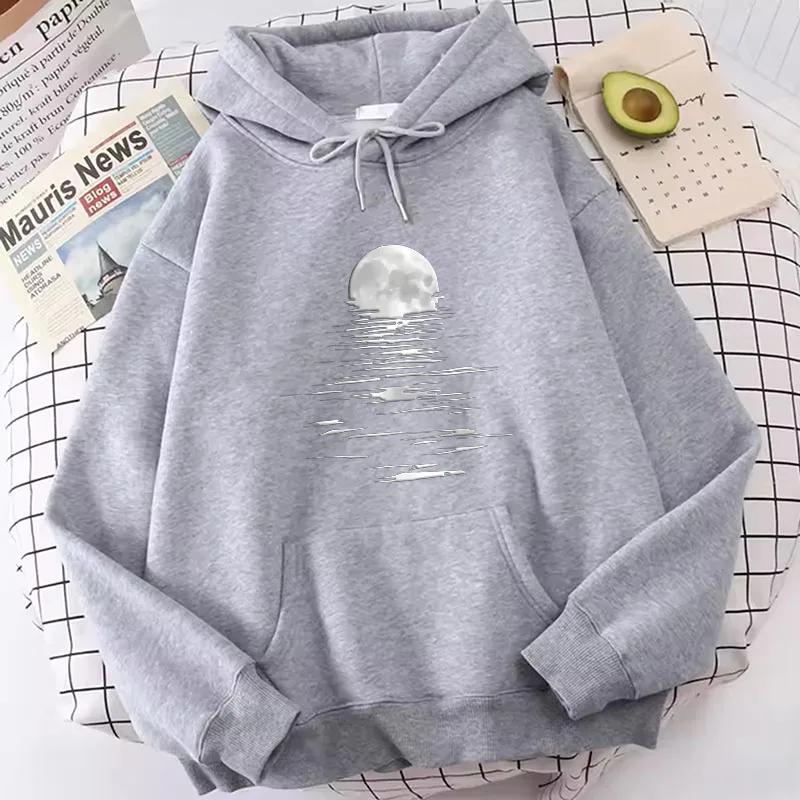 2026 Retro Moon Graphic Printed Women Hoodie Loose Soft Spring Autumn Winter Casual Sweatshirt Women Long Sleeve Pocket Pullover