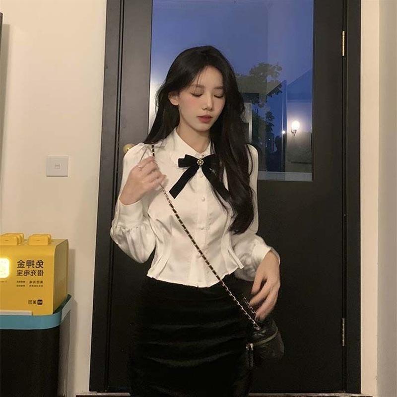 Jarní a podzimní dámská módní košile s krátkým pasem a dlouhým rukávem s klopami