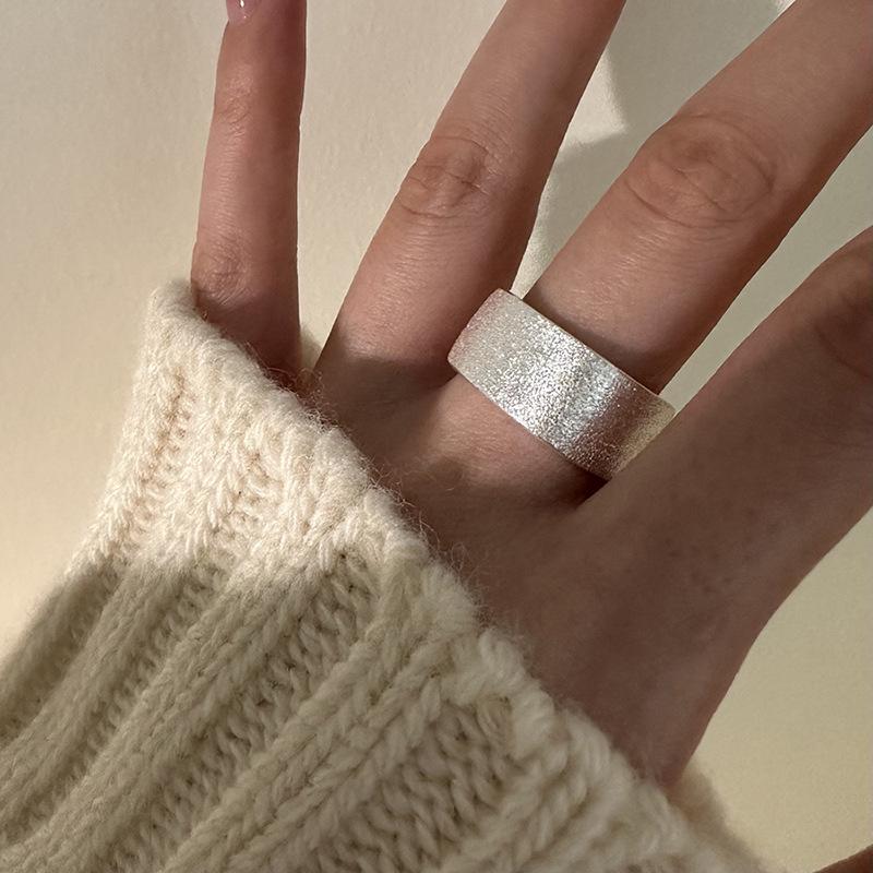 Women's Wide-Edge Brushed Matte Adjustable Ring - Trendy Cold & Indifferent Style