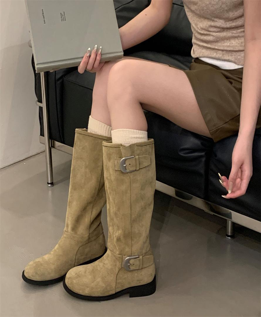 

2025 new versatile fashion boots women s retro suede splicing round head knight boots belt buckle thick heel boots 39 хаки