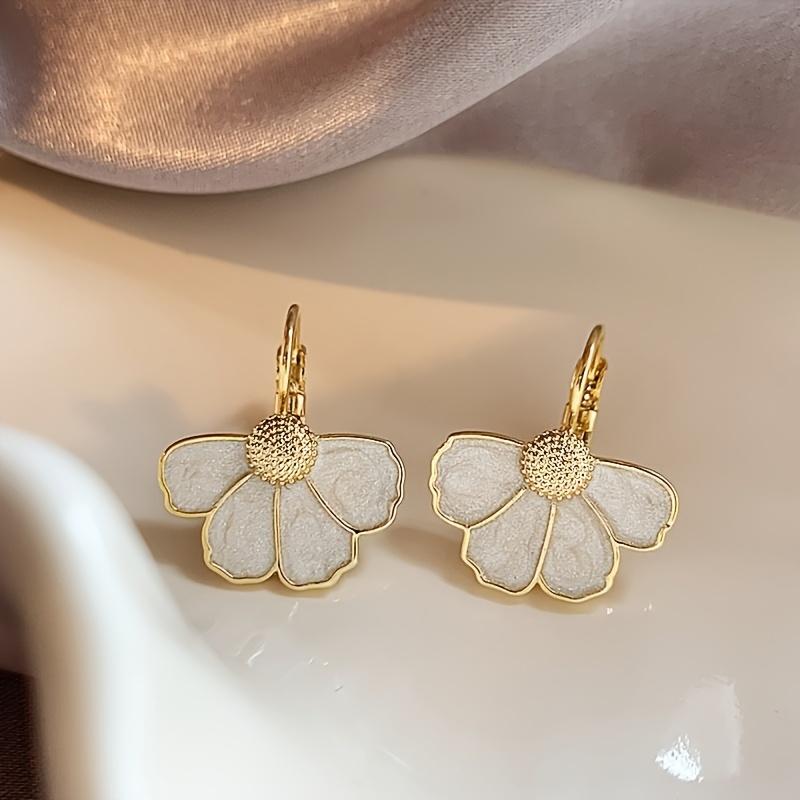 1Pair Sweet Retro Dripping Fan Flower Petal Ear Buckle French Simple Exquisite Fashion Temperament High-end Ear Jewelry