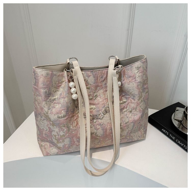 Large Capacity Bag Women's Fashionable Embroidered Canvas Shoulder Bag Casual Versatile Commuting Tote Bag
