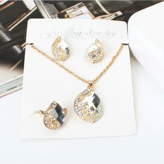 European & American Creative Peacock Crystal Jewelry Set: Earrings and Necklace