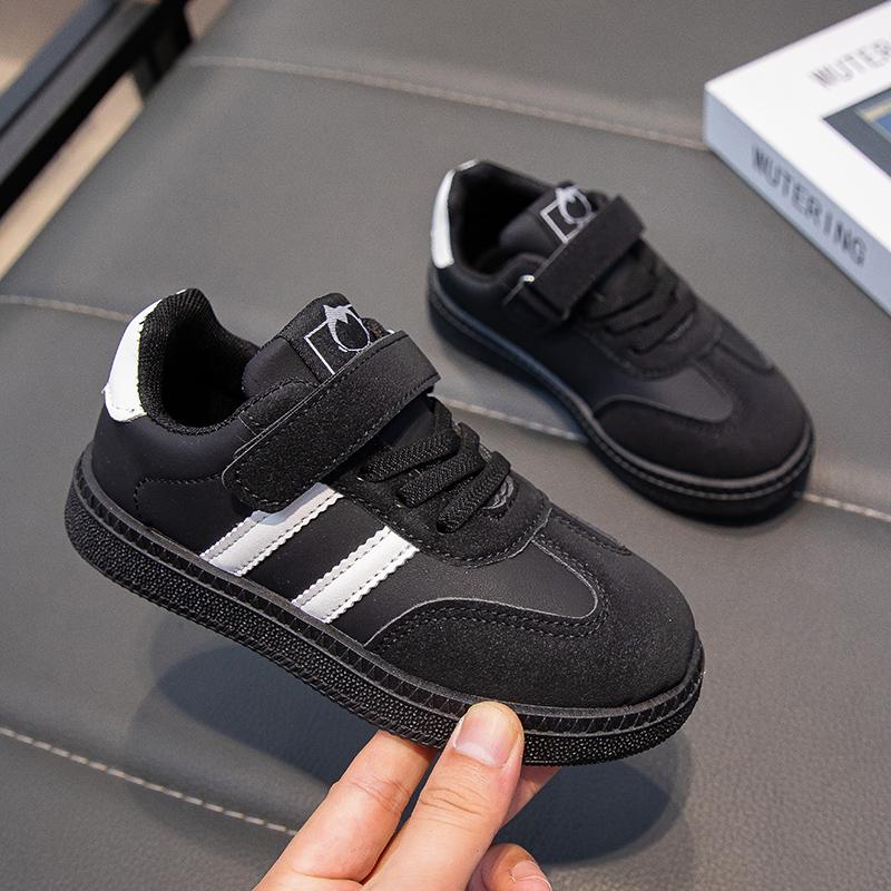 Mode Lätta Barn Skateskor Nya Vår Pojkar Halkfria Sportskor Andningsbara Tränings Löpning Mode Sneakers