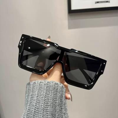 Lunettes de soleil pour femme style européen américain Forme carrée Lunettes de protection UV d'extérieur pour femme Lunettes de soleil féminines de voyage