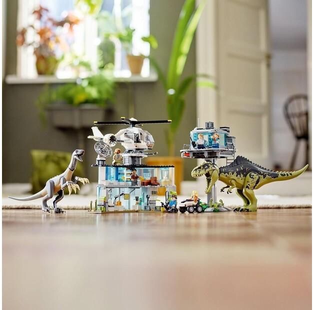 LEGO Jurassic World 76949 Нападение динозавров Гиганотозавра и Теризинозавра