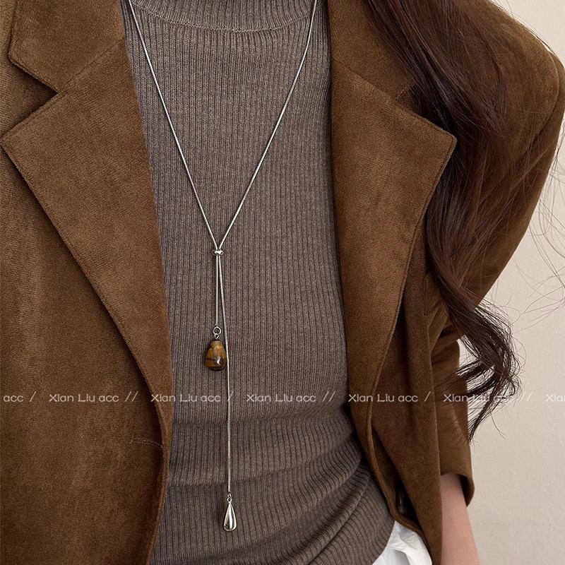 Tigerauge Stein Wassertropfen Anhänger Halskette Damen Nische Design Sinn lange Pulloverkette Herbst und Winter vielseitige Accessoires
