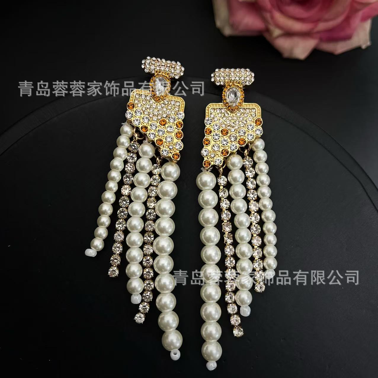 

Vintage Multi-layer Pearl Necklace Retro Casual Sweet Noble Sweater Chain Small Fragrance Style Socialite Temperament