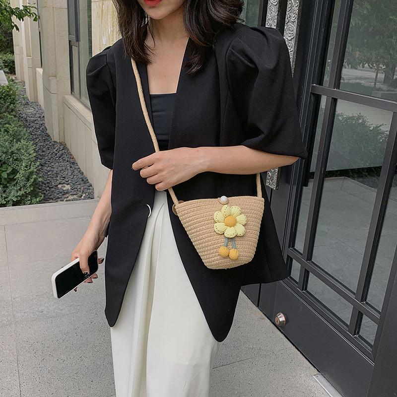 Fashionable Women's Bucket Bag With Adorable Floral Patterns Ideal For Daily Outfits