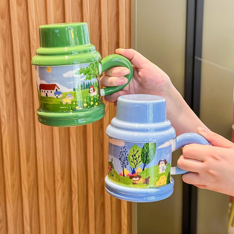 Dávejte přítelkyním narozeninové dárky, roztomilé keramické hrnky s víčky a lžičkami, suvenýry pro přítelkyni, vysoce hodnotné poháry na vodu