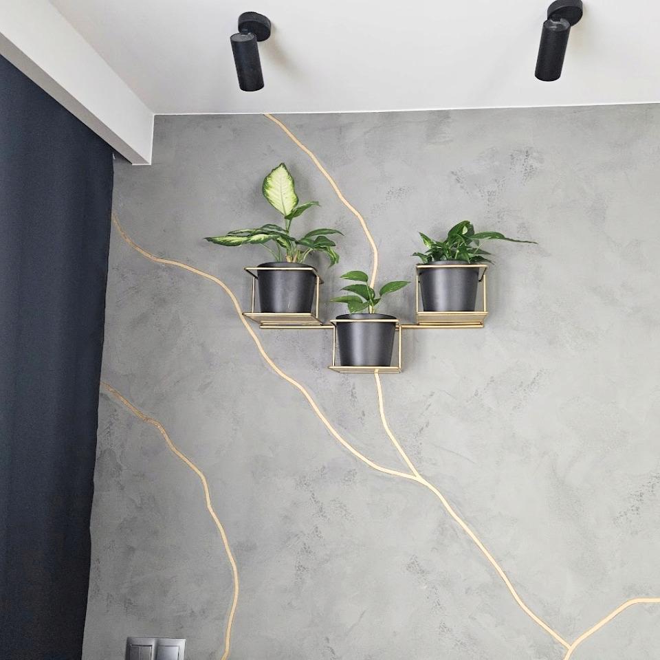 Jungle 5 Wall Flower Stand Metal Horizontal Holder for 3 Pots Gold Modern Flower Hanger