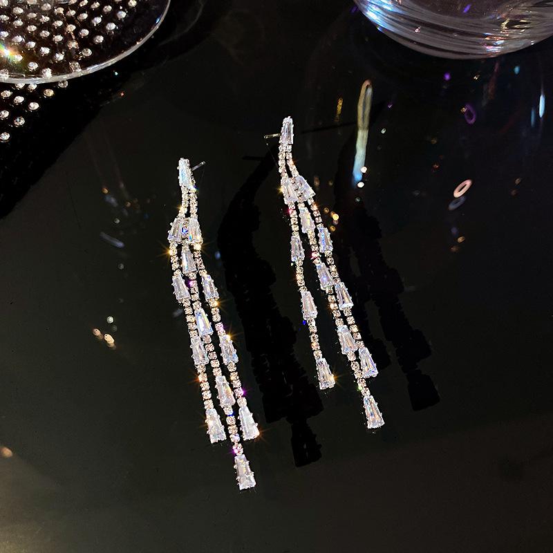 Diamond Crystal Star Tassel Pearl Earrings: Luxurious High-end Fashion Studs