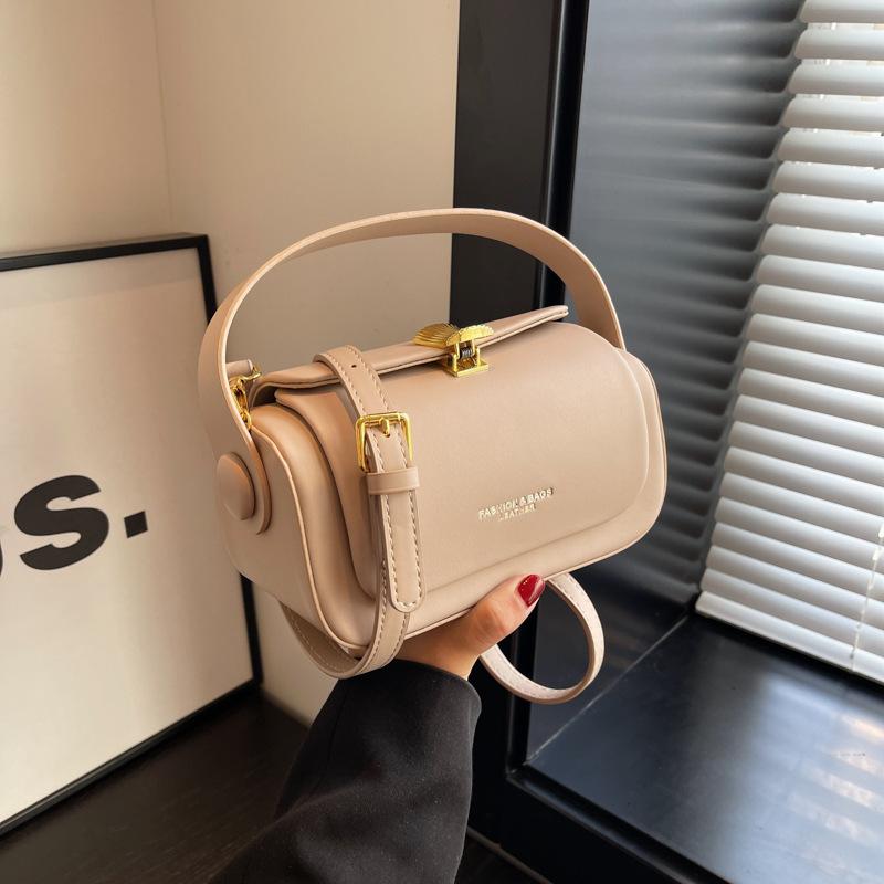 Damen Umhängetaschen Einfache einfarbige Klapptaschen und Handtaschen Leichter Luxus Satteltasche Mädchen Umhängetaschen Neue Pendler-Aktentasche