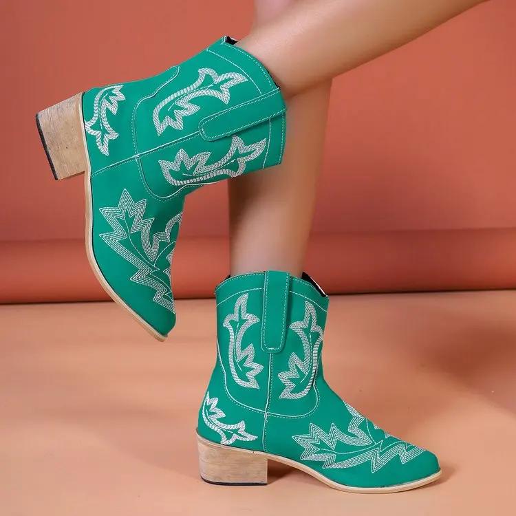 Women's Chelsea Boots Embroidered Western Pointed Retro Cowboy Boots 2024 Winter Women's New Casual Square Heel Slip-on Boots
