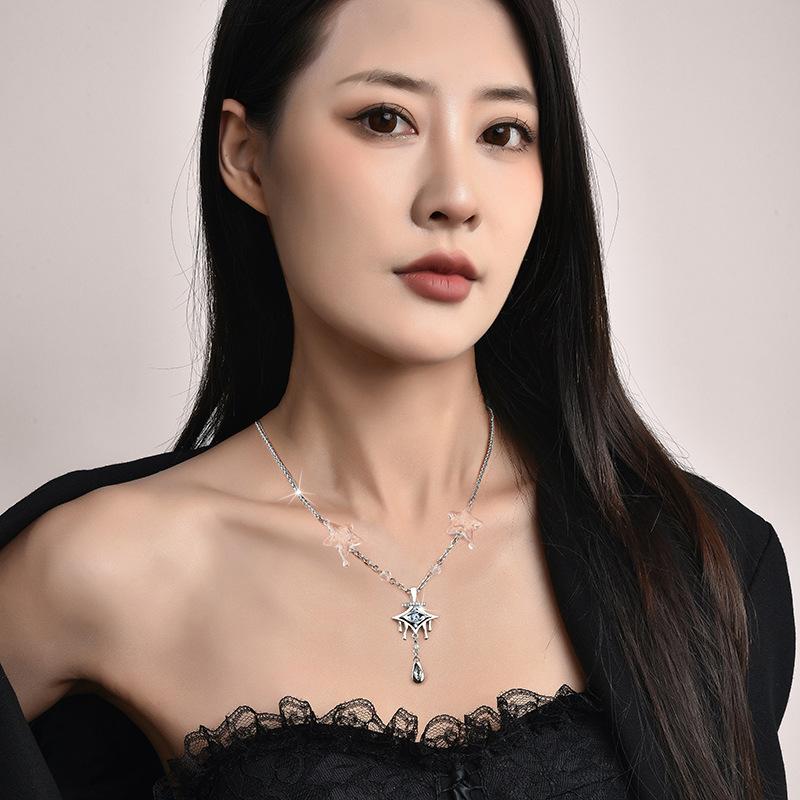 Exquisite Geometric Crystal Star Necklace For Trendy Individuals In Autumn 2023