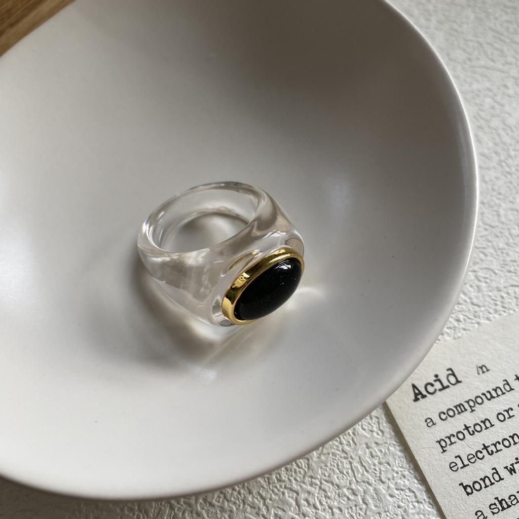 French Romantic Style Niche Design Temperament Blogger With High Sense Ring Retro Simple Resin Brown Ring