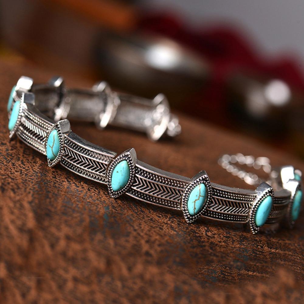 European and American Alloy Inlaid Turquoise Retro Design Necklace, Bohemian Style Vacation Personalized Short Collar