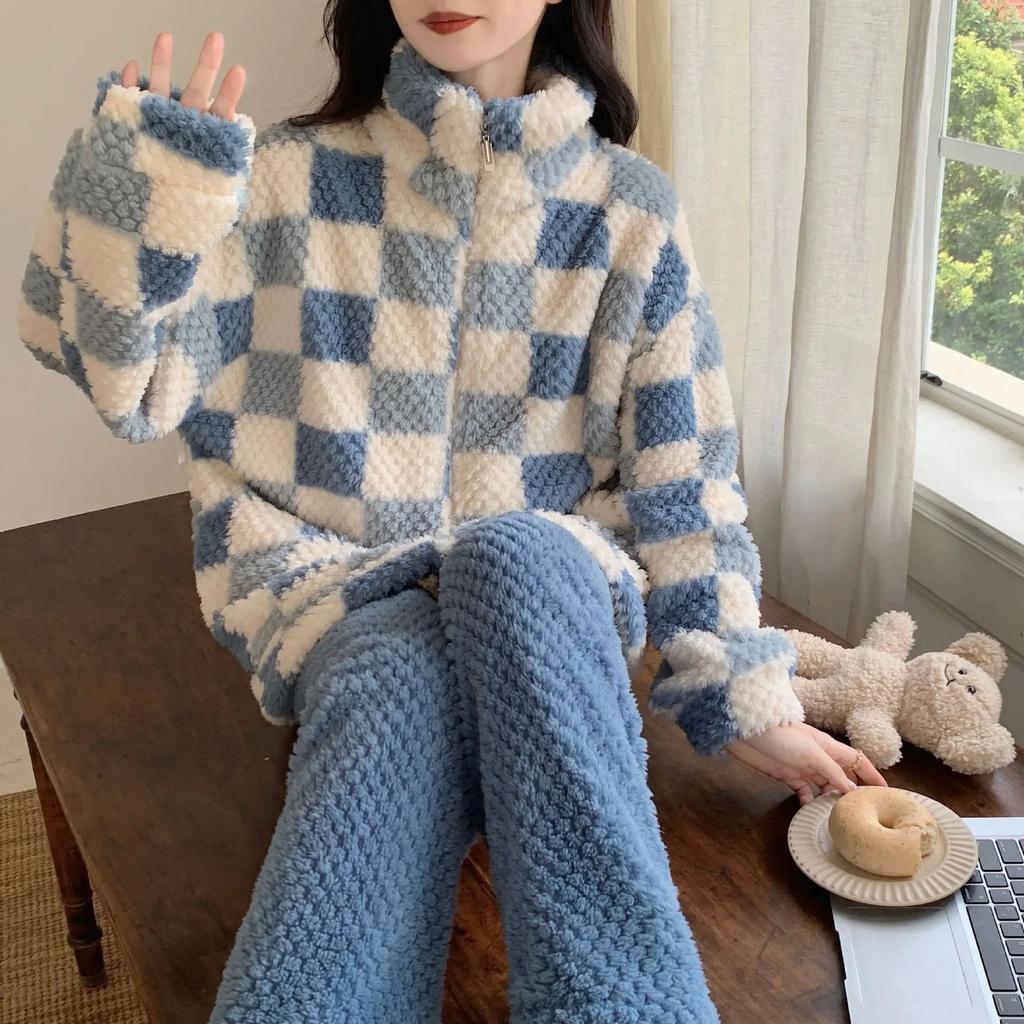 Thickened Coral Velvet 2-piece Pajamas Set, Large Size Flannel Pajamas, High Collar Trousers Set, Home Clothes, Women's Warm Home Clothes