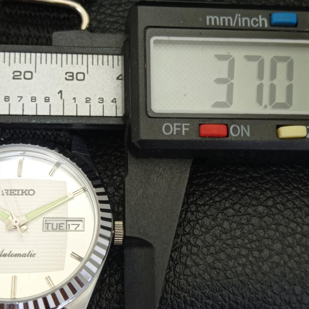 REFURBISHED VINTAGE SEIKO AUTOMATIC 6309A JAPAN MENS SILVER DIAL WATCH A701696-5 R206c-a701696