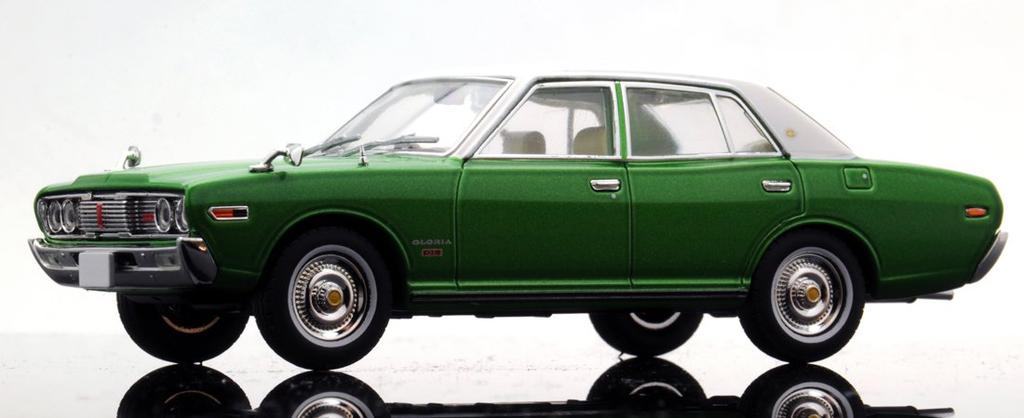 Tomica Limited Vintage Gloria 2000GL Completed LV-N43-09a (Green/White Roof)