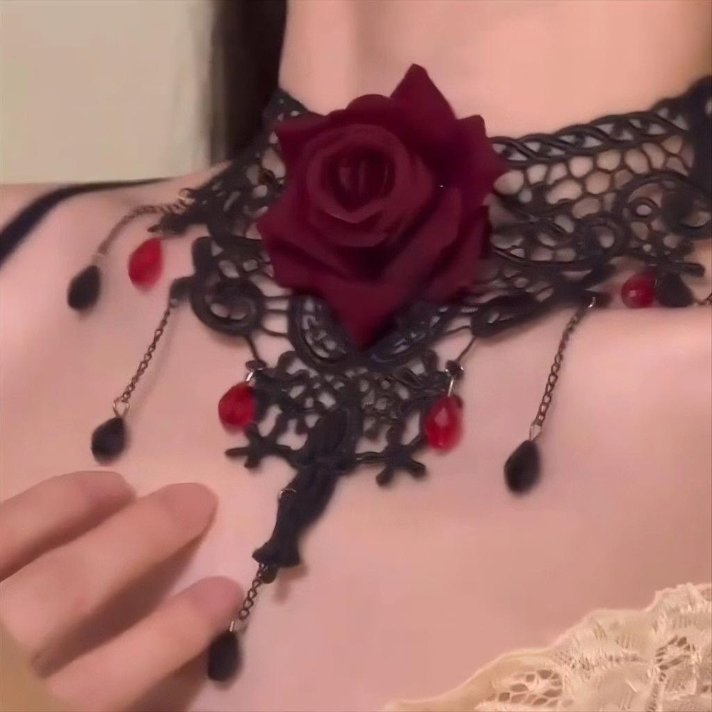 Dark Retro Red Rose Lace Necklace, Light Luxury Clavicle Chain for Halloween Party