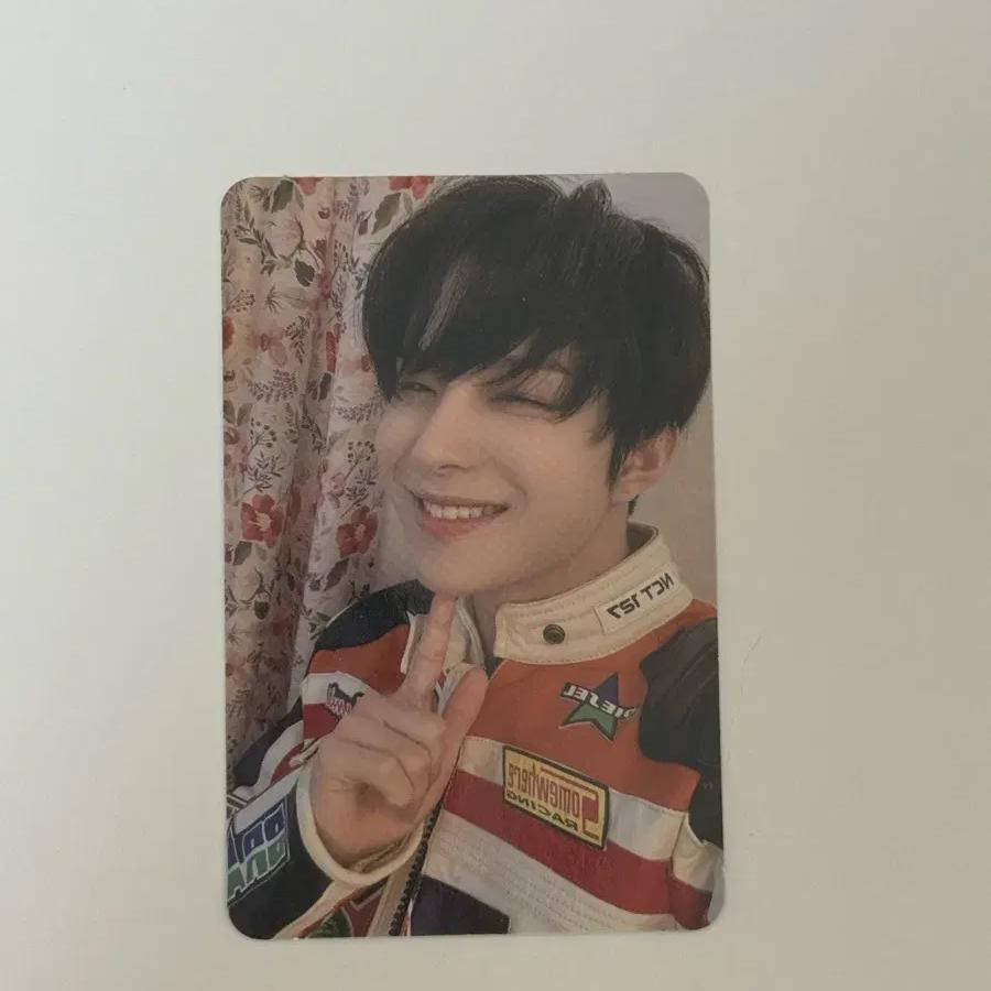 

Мы продаем NCT Jungwoo Хот-дог Jungwoo Фотокарточка Фотокарточка