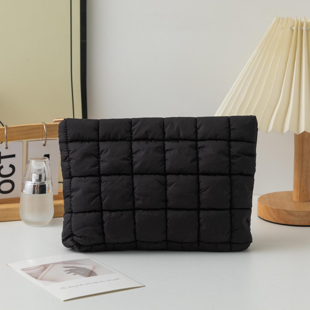 Trendy Women's Solid Color Pleated Makeup Clutch: Versatile, Fashionable, Stylish Plaid Bag