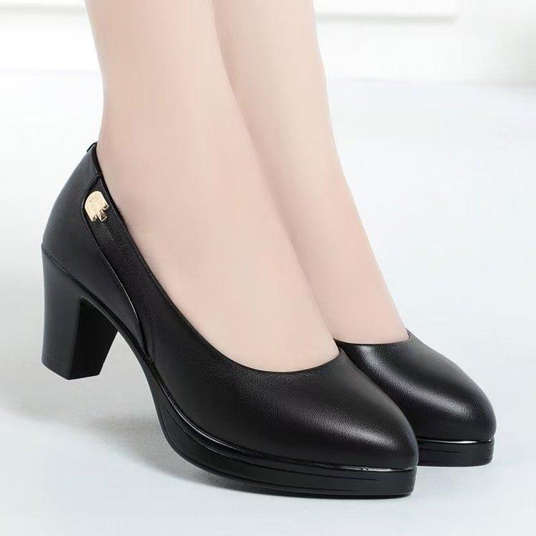 Fashion Womens High Heels 2025 Autumn New Soft Leather Soft-soled Mother Shoes Middle Heel Comfortable Breathable Non-slip Work Shoes