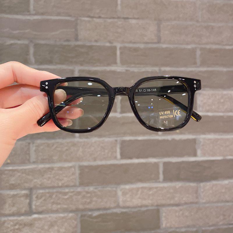 Kids' UV Protection Fashion Sunglasses – Trendy Shades for Boys and Girls