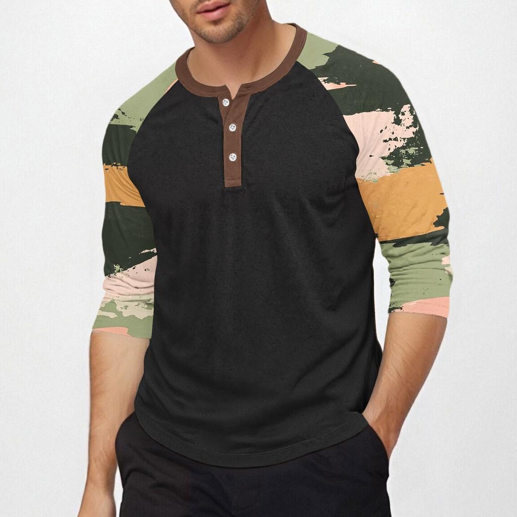 Men's top with three-quarter sleeves and camouflage print