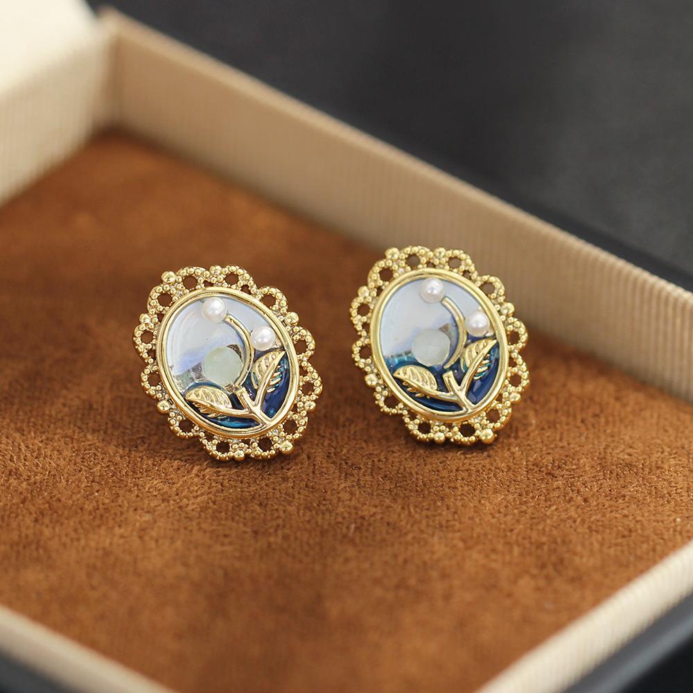 French oil painting style girl pearl earrings niche light luxury high-end stud earrings hollow zircon enamel earrings