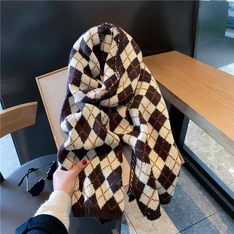 Fashionable Christmas Elk Snowman Scarf Warm Shawl Red Scarf Student Couple Christmas Gift Winter Warm Neck Protection Scarf