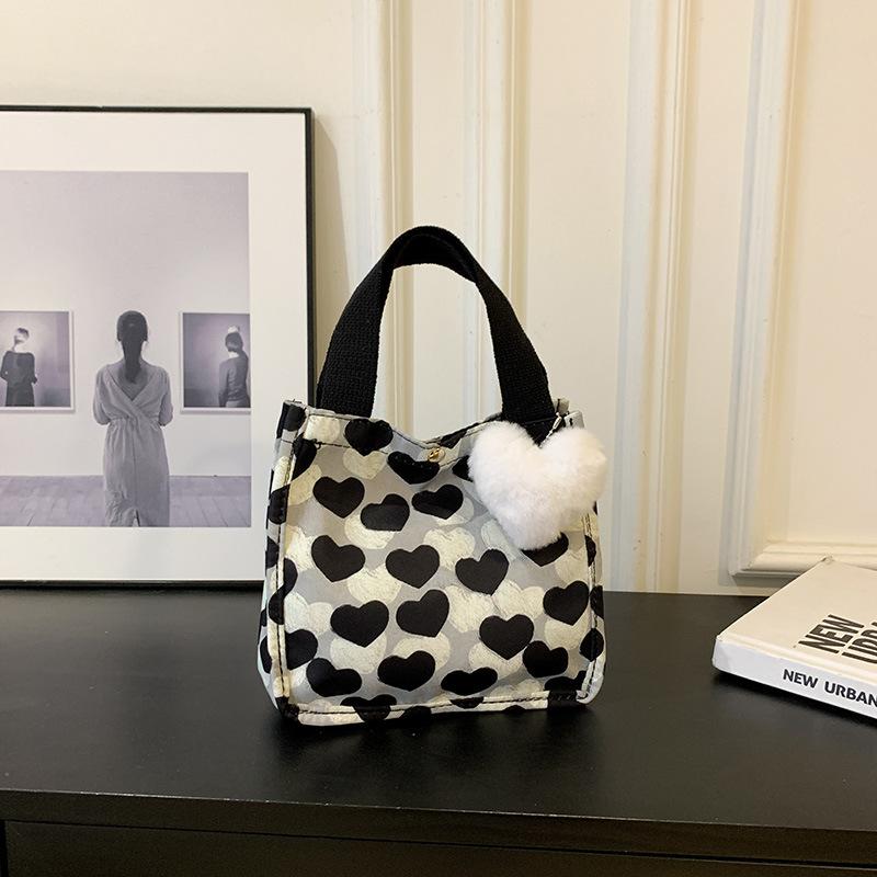 Large-capacity bag women's 2025 spring and summer new cute versatile shoulder bag love portable commuter tote bag