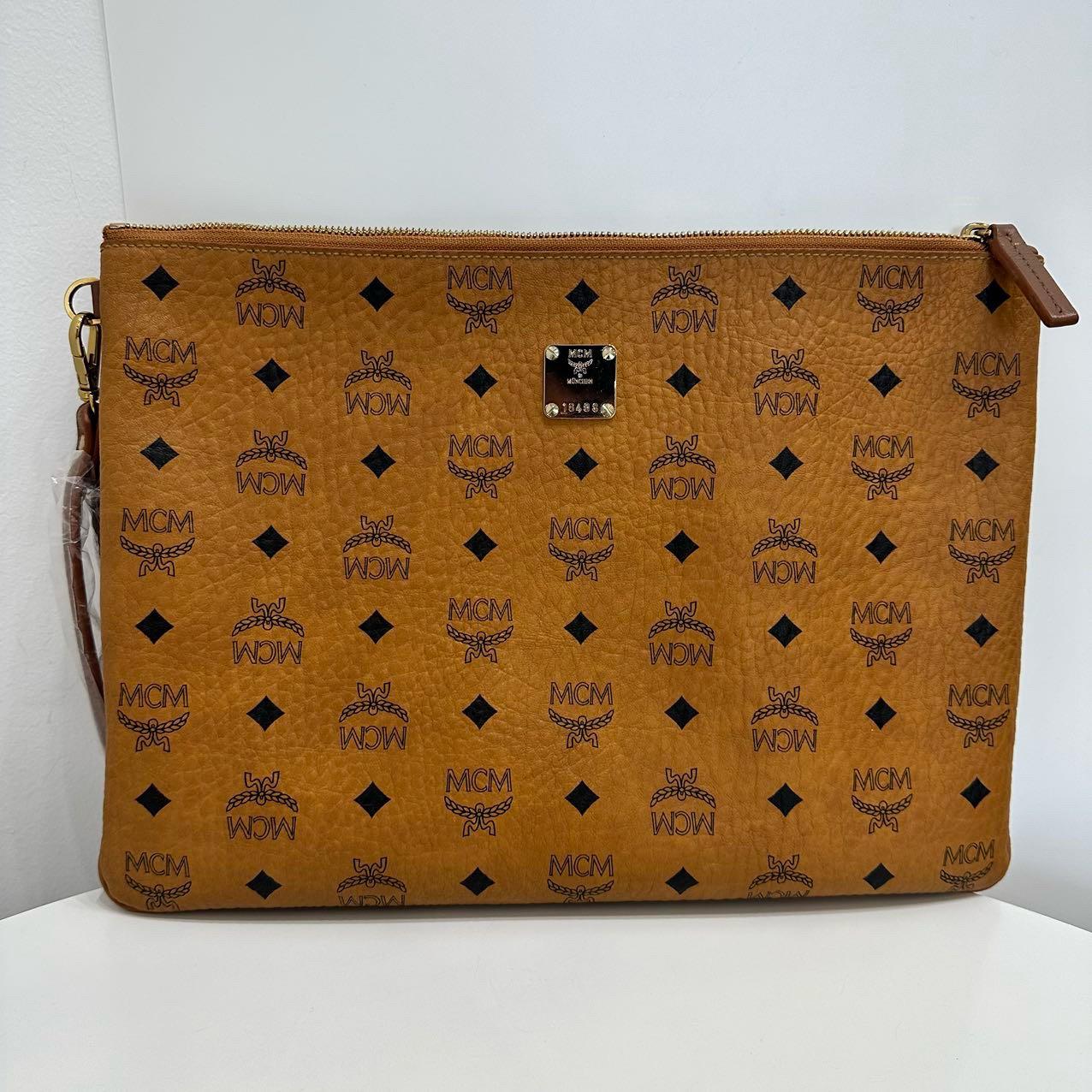 [Pre-Owned] Gold Hardware Faux Leather Clutch Bag Large - Excellent #MID0AK ONE SIZE