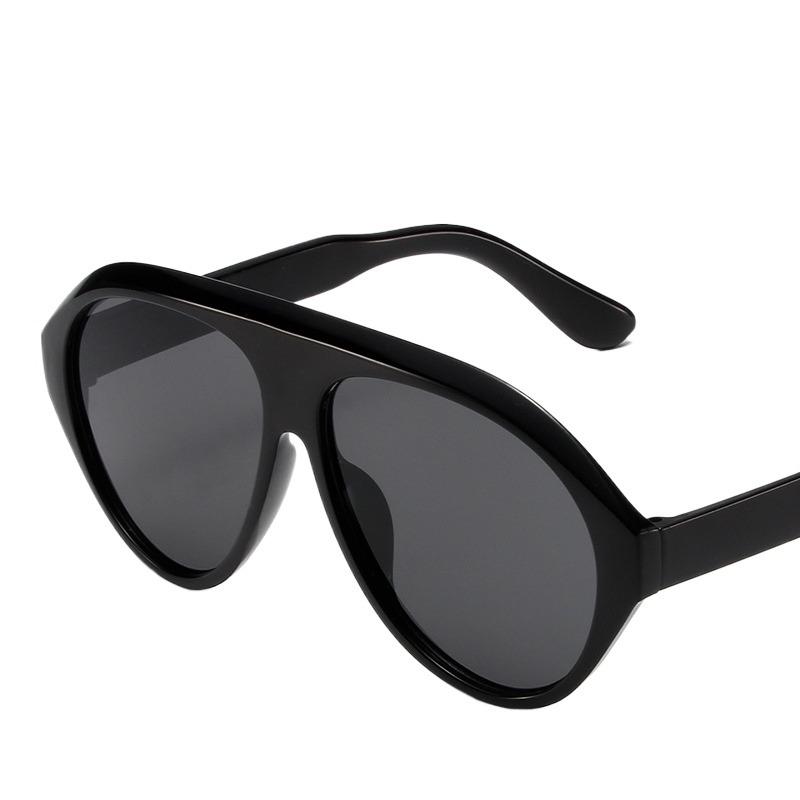 New Retro Square Sunglasses For Women Men Fashion Luxury Design Rivets Sun Glasses Trending Shades Uv400 Eyeglasse