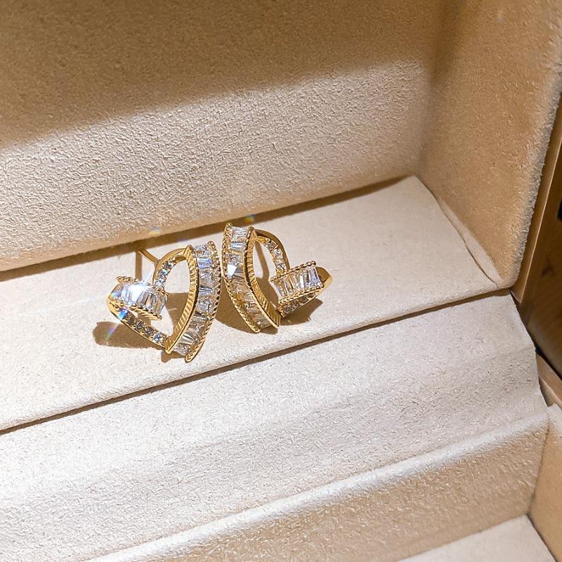Heart signal~ Silver needle zircon love stud earrings exquisite high-end versatile earrings sweet and beautiful earrings women