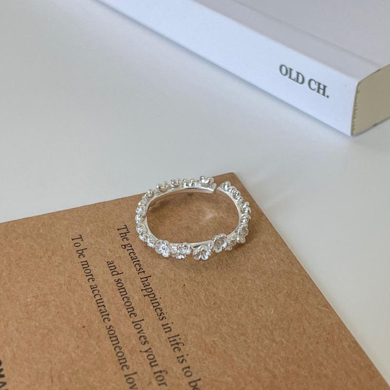 Korean Floral Ring: Light Luxury, Adjustable, Stackable, Simple Fresh Design
