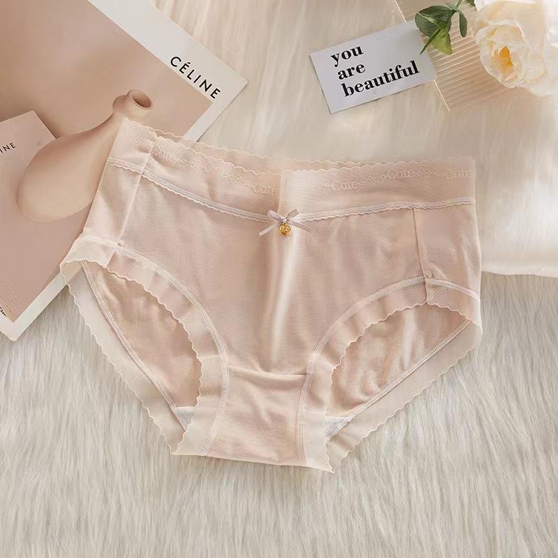 Plus Size Ladies Spring and Summer Lace Cotton File Comfortable Breathable No Mark Middle Waist Triangle Briefs