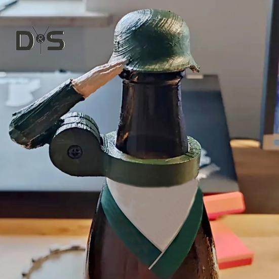 Bierflaschen-Helm mit Soldatengruß, wiederverwendbare Flaschenhülle, staubdicht, auslaufsicherer Verschlussschutz, originelles Geschenk für Veteranen-Sammler