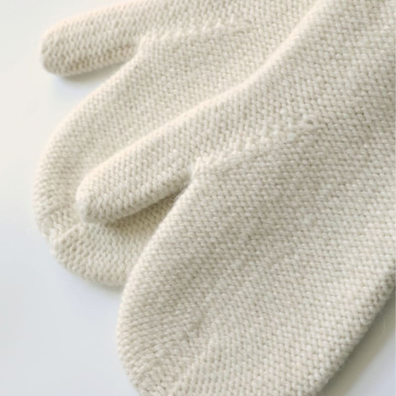 NOTHING WRITTEN Alpaca Knit Mittens (Ivory)