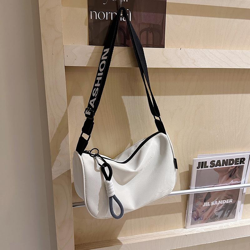 Contrasting color large-capacity fashion casual bag 2025 spring new versatile ins shoulder messenger bag pillow bag Korean version